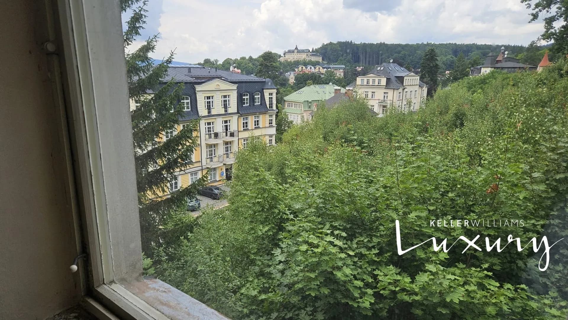 Prodej zajímavé nemovitosti 2 000 m² s garážemi v lokaci Mariánské Lázně – 3