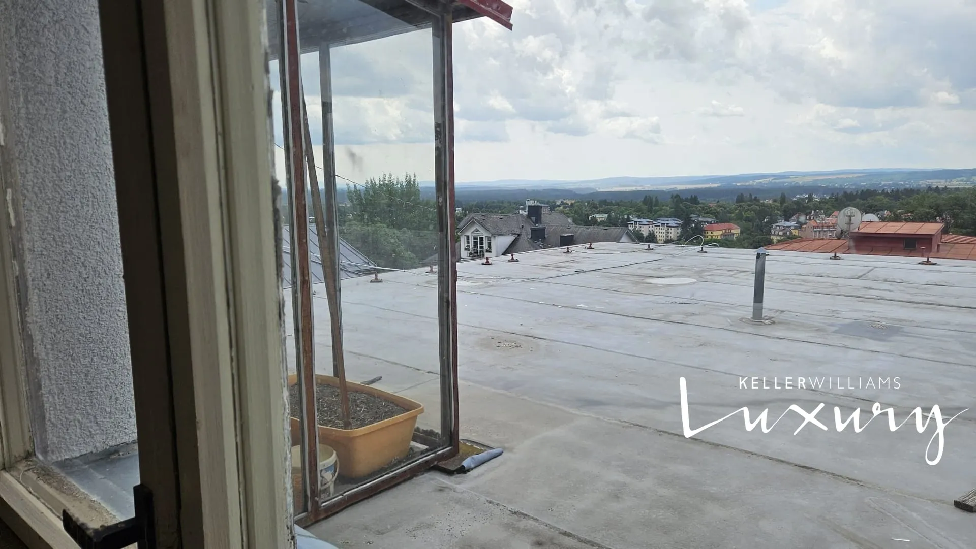 Prodej zajímavé nemovitosti 2 000 m² s garážemi v lokaci Mariánské Lázně – 4