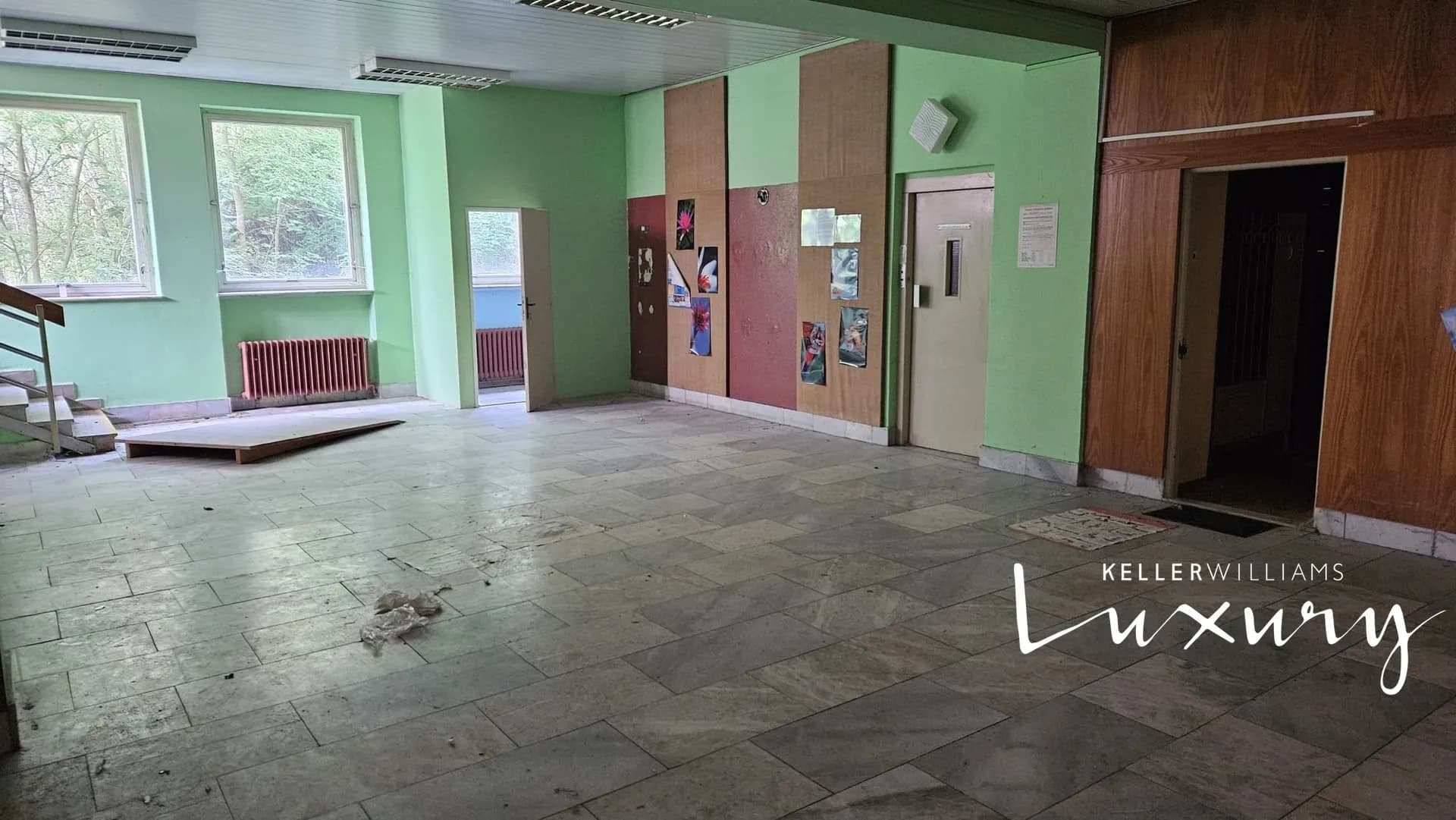 Prodej zajímavé nemovitosti 2 000 m² s garážemi v lokaci Mariánské Lázně – 6