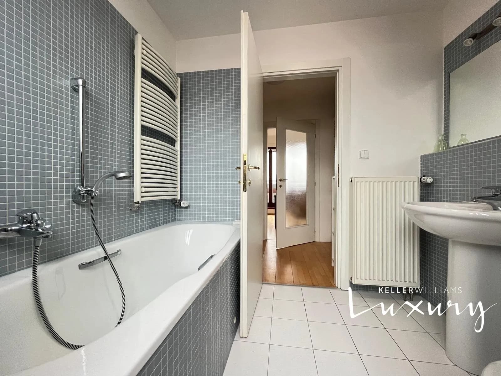 Pronájem světlého bytu 2+kk se 4 balkony, 70 m² - Praha - Dejvice – 7
