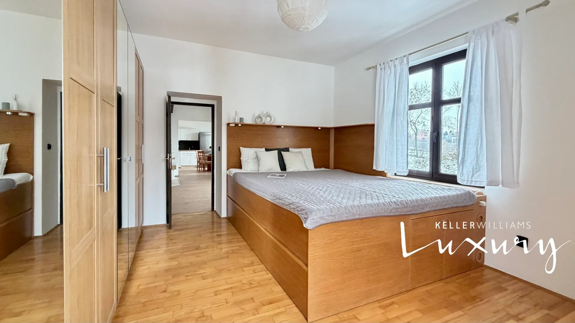 Pronájem bytu 2+1 89 m², Praha – 7