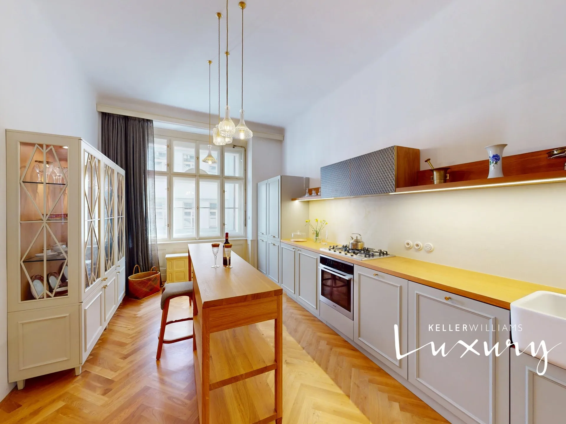 Rent flat 2+1, 104 m² - Prague 1 – 3