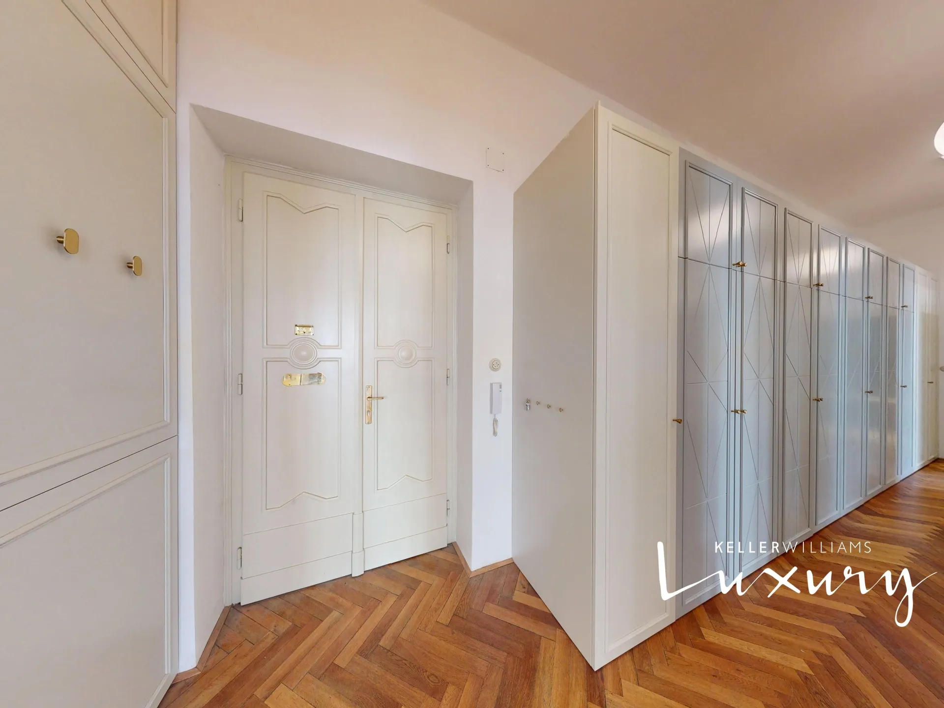 Rent flat 2+1, 104 m² - Prague 1 – 4