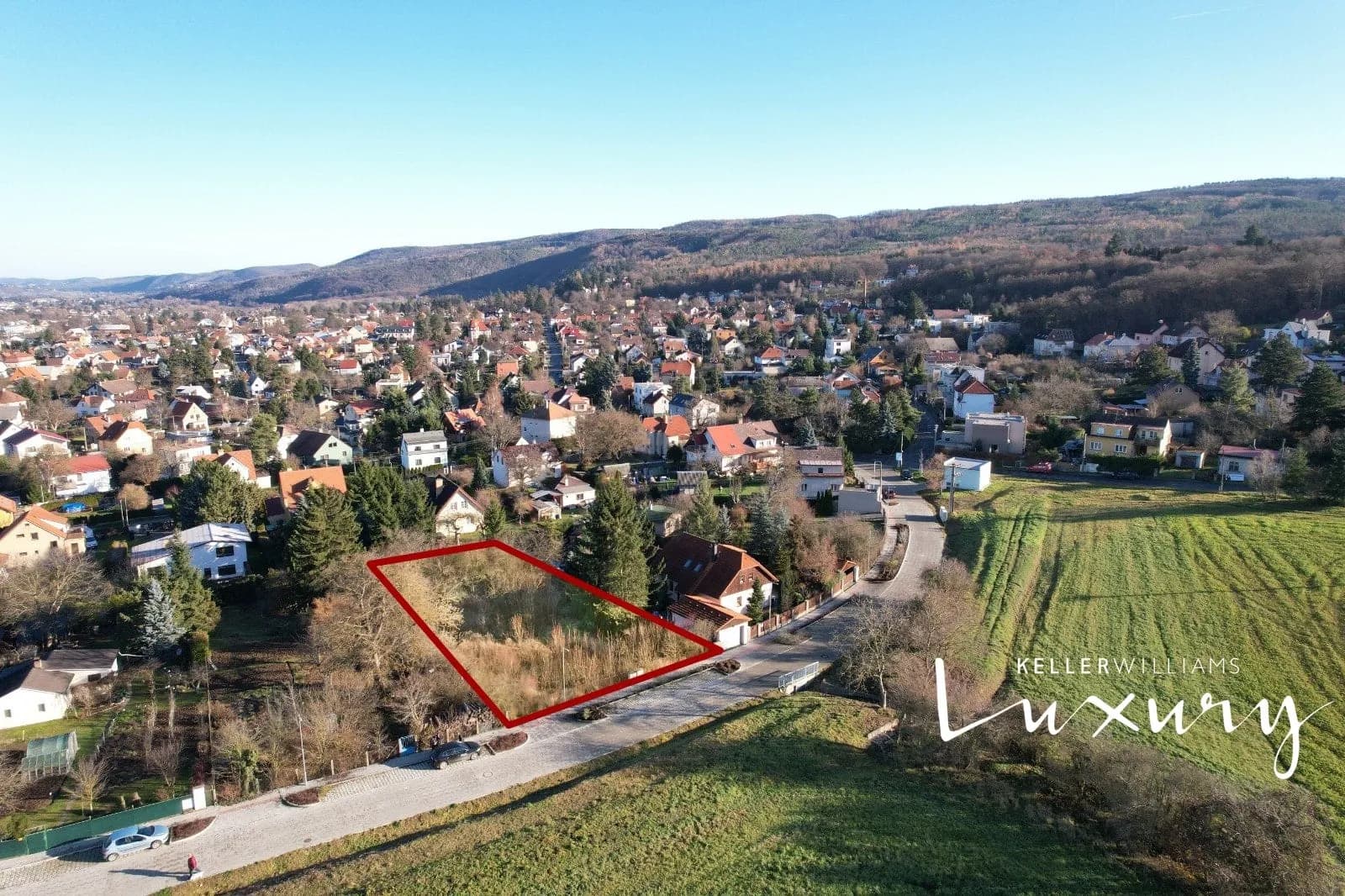 Stavební pozemek se stavebním povolením v prestižní lokalitě Řevnice – Praha-západ – 4