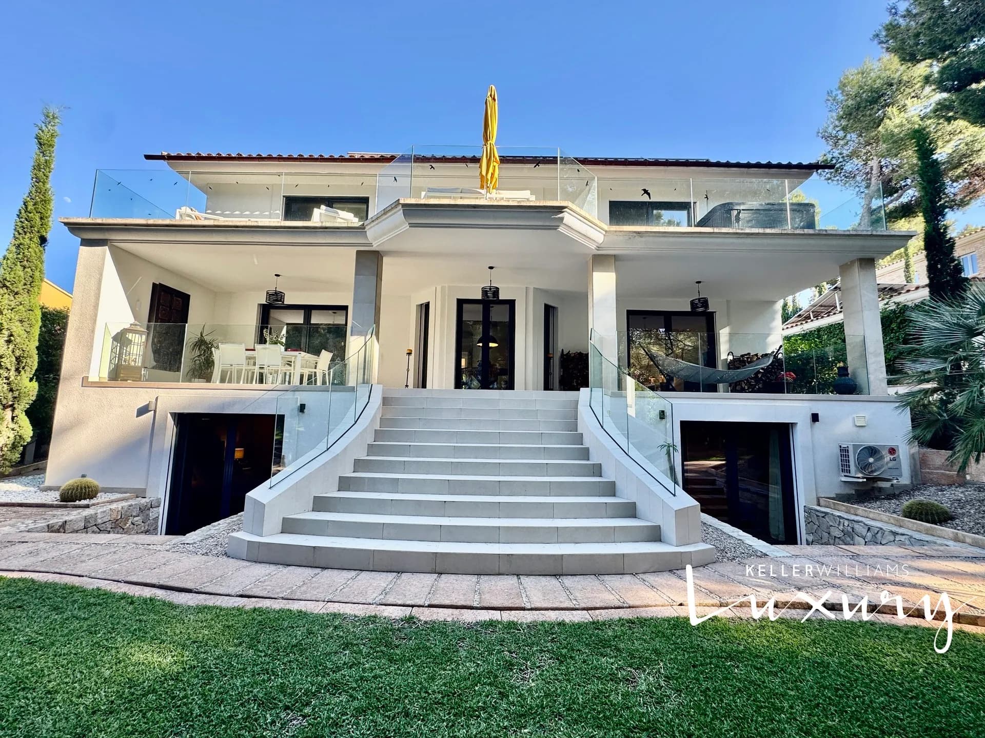 Prodej exklusivní vily 348 m², Santa Ponca, Španělsko – 1