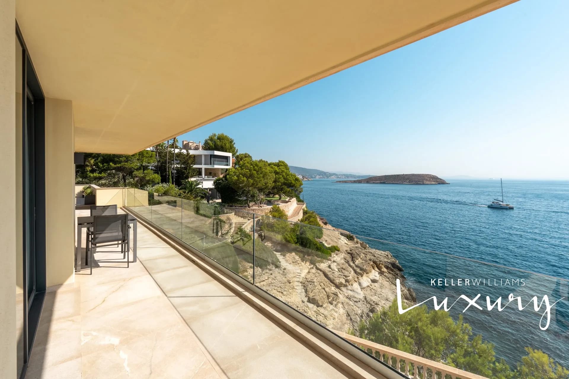 Prodej luxusního penthousu 4+kk , obytná plocha109 m², celková plocha včetně teras 250m², Cala Vinyes, Španělsko – 1