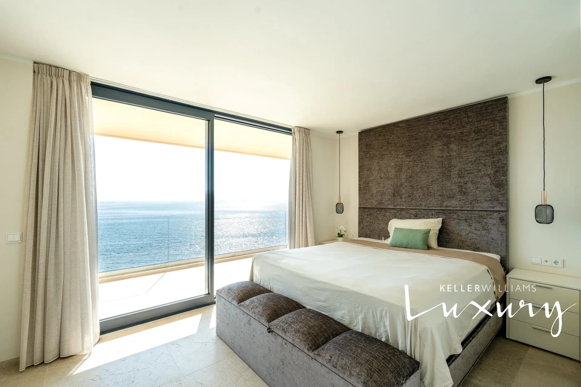 Prodej luxusního penthousu 4+kk , obytná plocha109 m², celková plocha včetně teras 250m², Cala Vinyes, Španělsko – 9